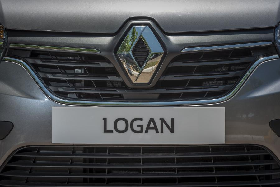 Логотип Renault Logan 2019 года  (LA) (фото 32 из 37)